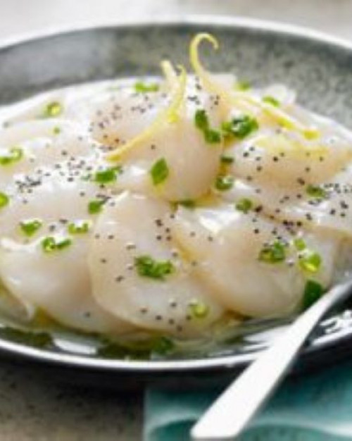 Carpaccio de Saint-Jacques marinées au citron vert
